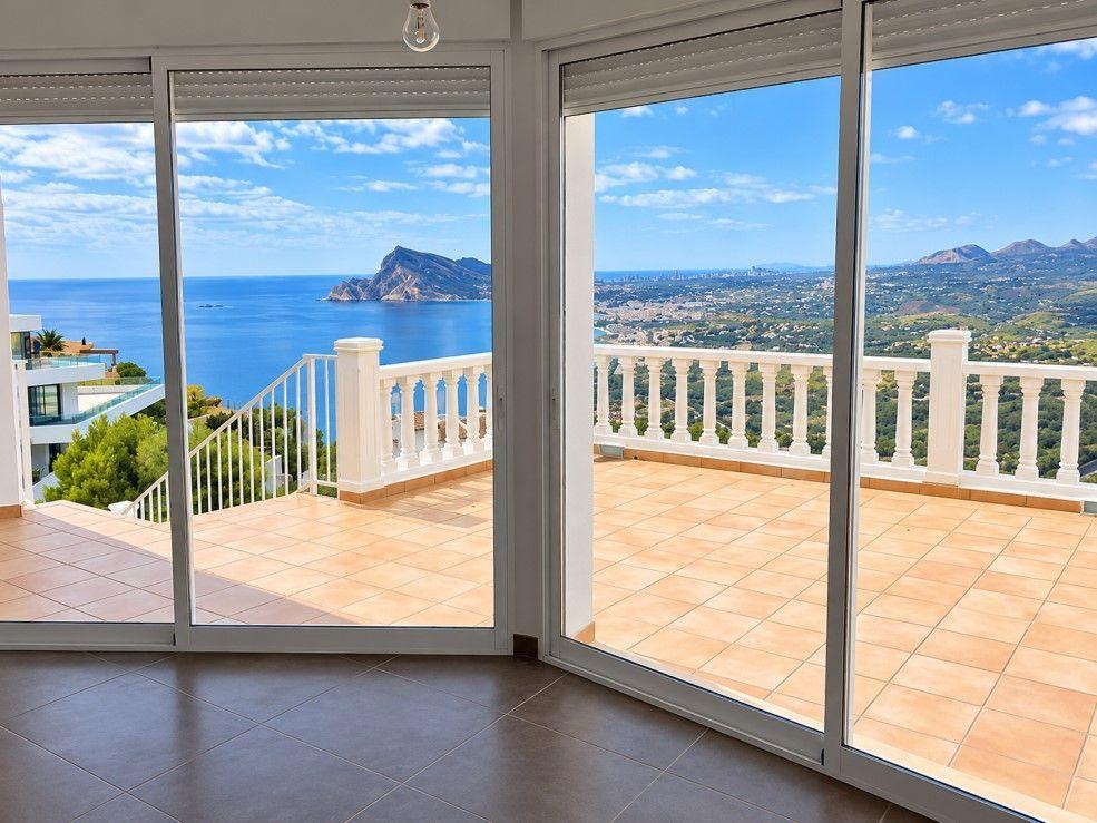 Chalet for Sale in Altea