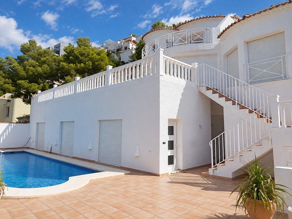 Chalet for Sale in Altea