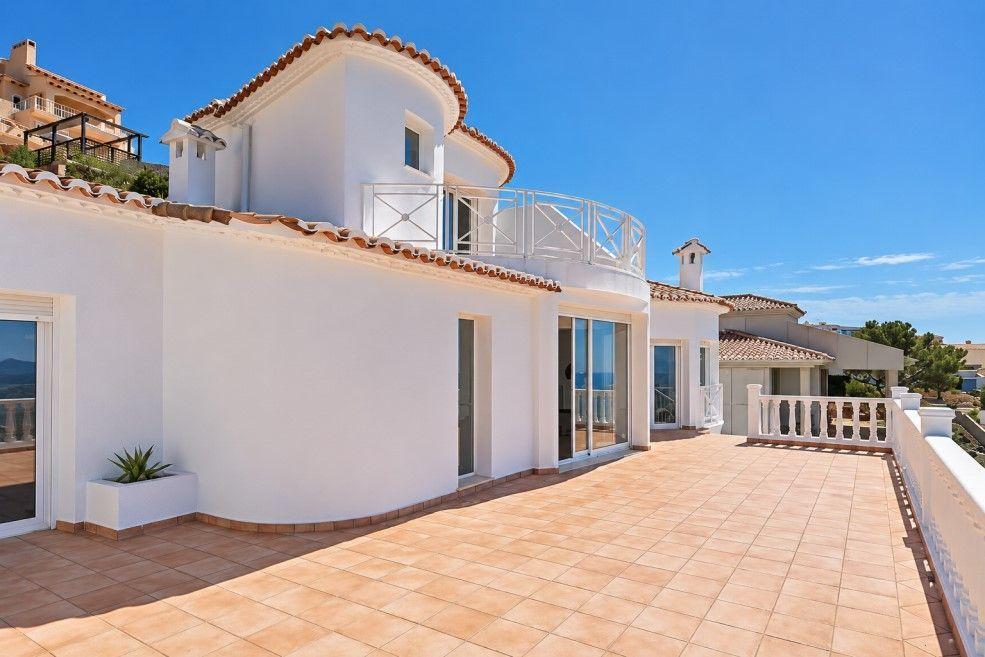 Chalet for Sale in Altea