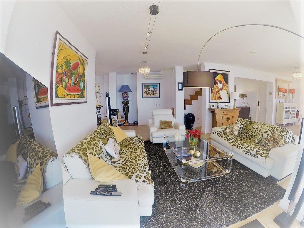 Chalet for Sale in Altea
