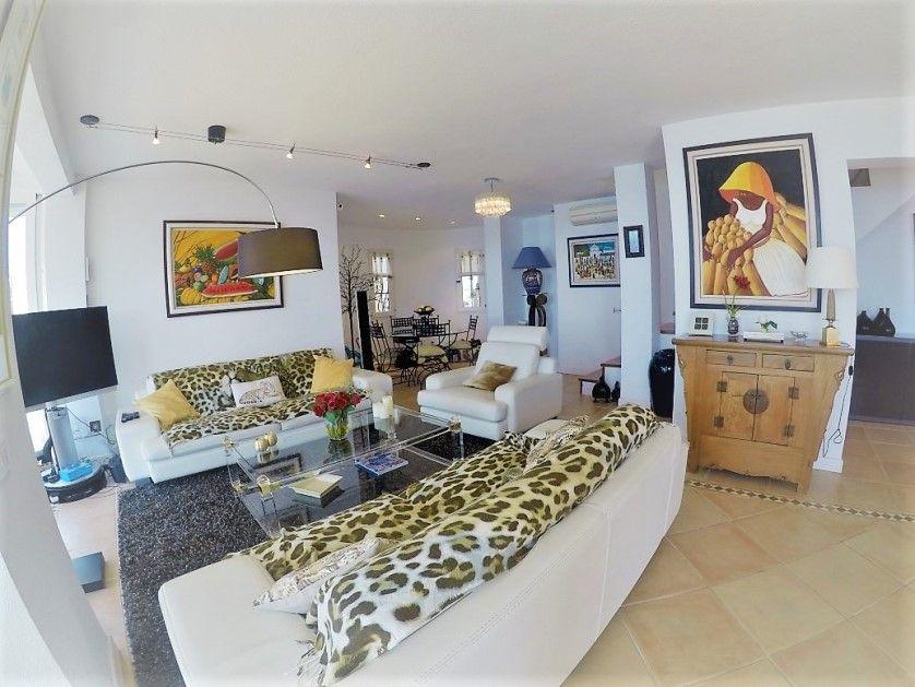 Chalet for Sale in Altea