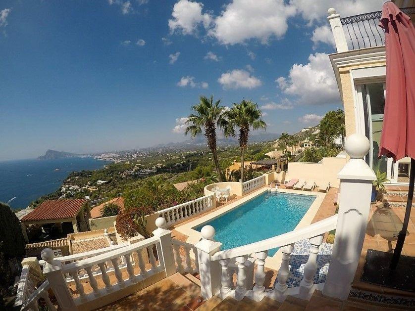 Chalet for Sale in Altea