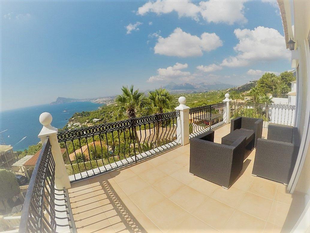 Chalet for Sale in Altea