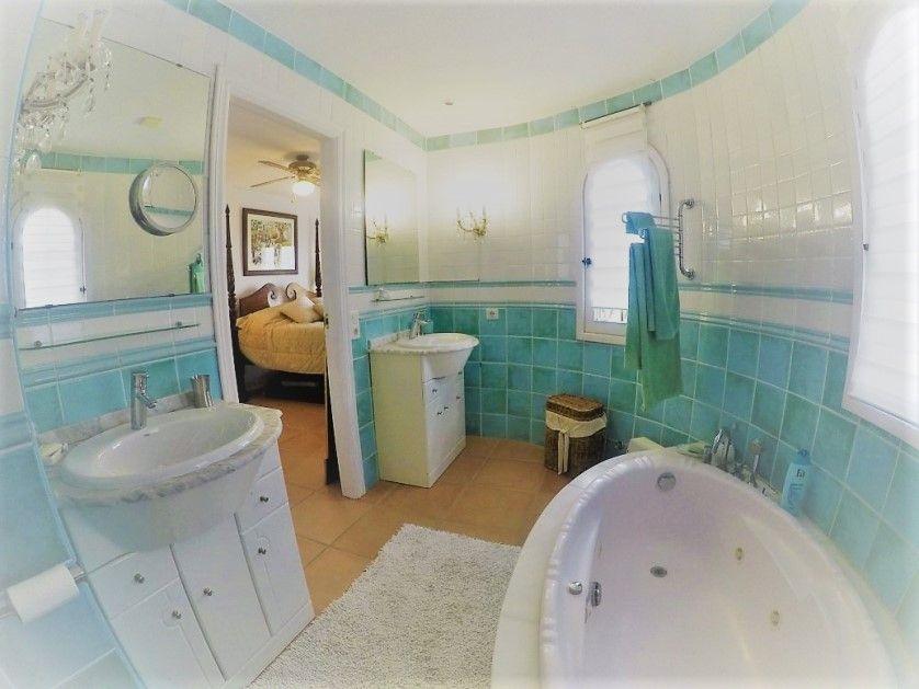 Chalet for Sale in Altea