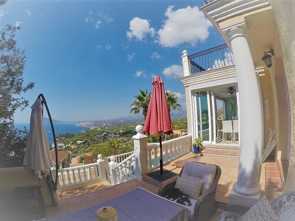 Chalet for Sale in Altea