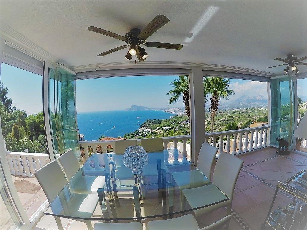 Chalet for Sale in Altea