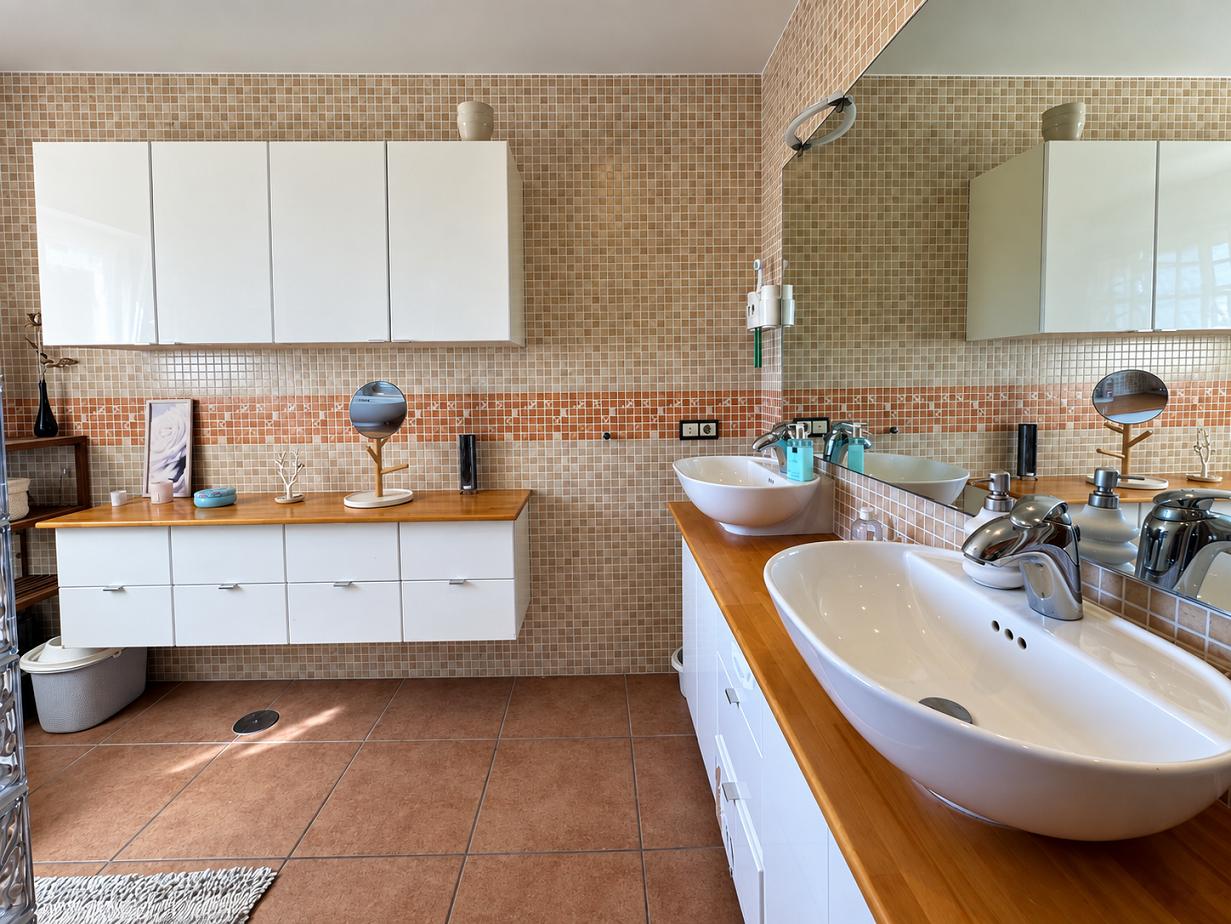 Chalet for Sale in Altea