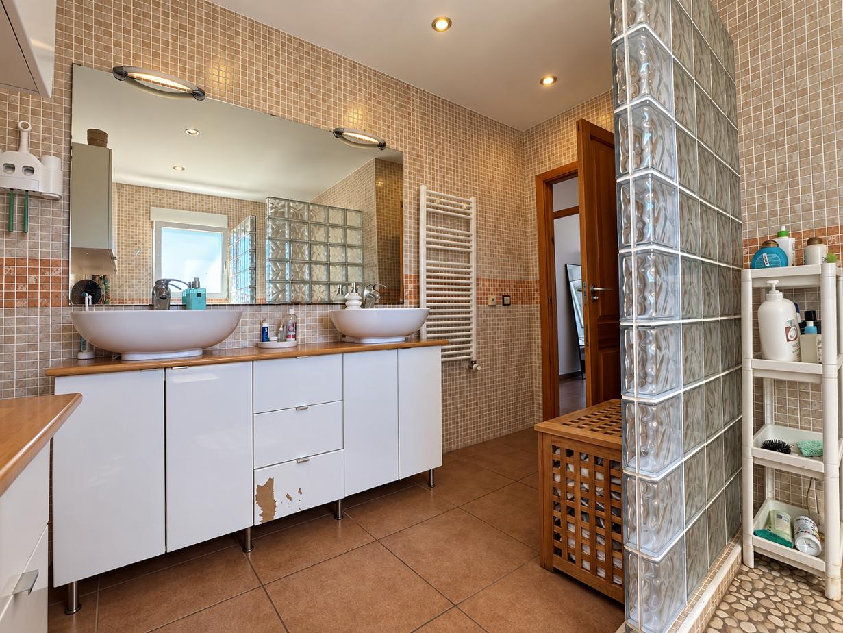 Chalet for Sale in Altea