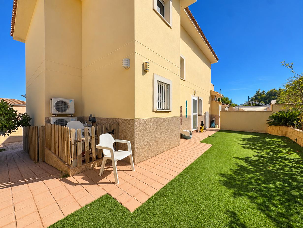 Chalet for Sale in Altea