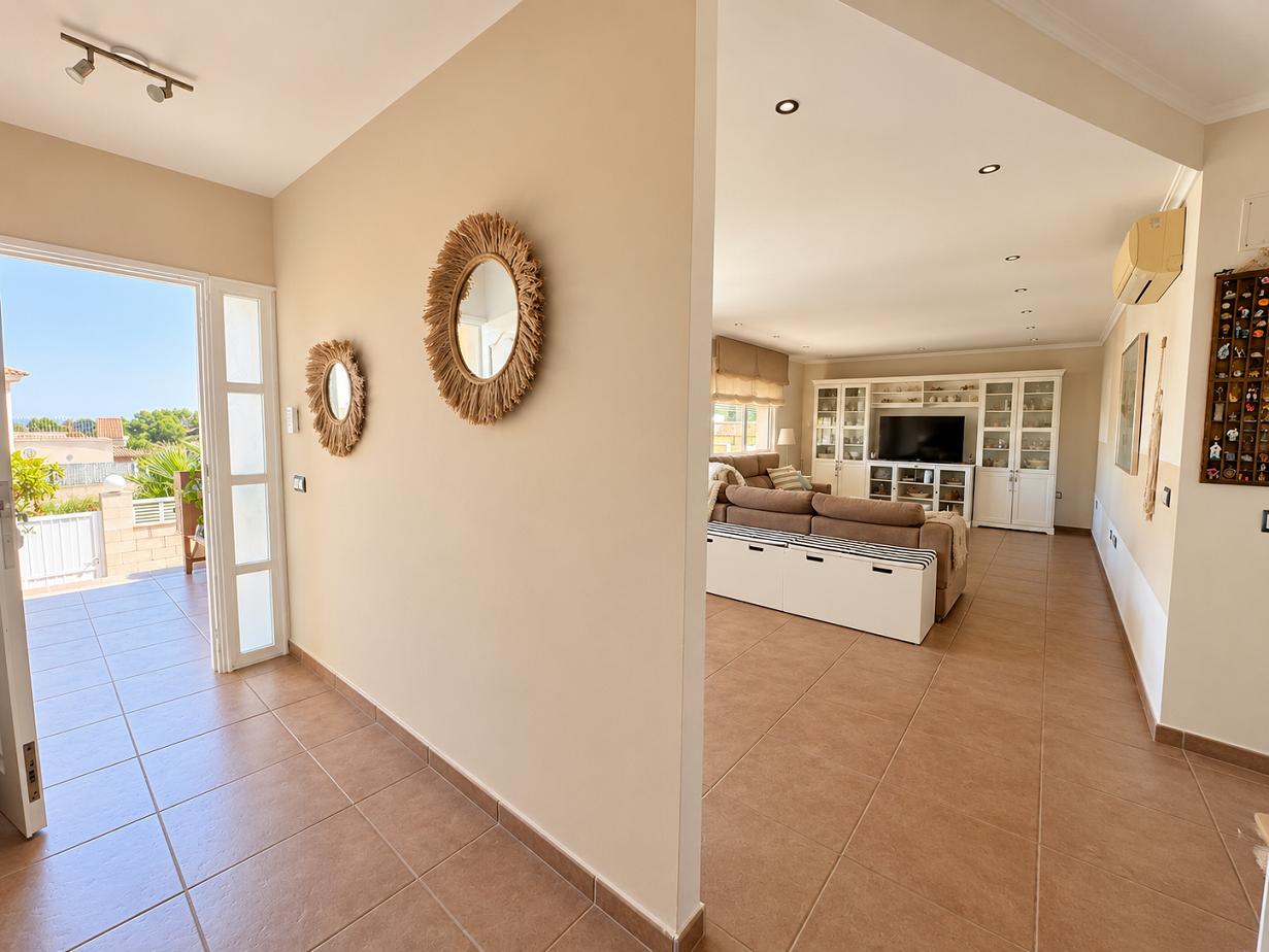 Chalet for Sale in Altea