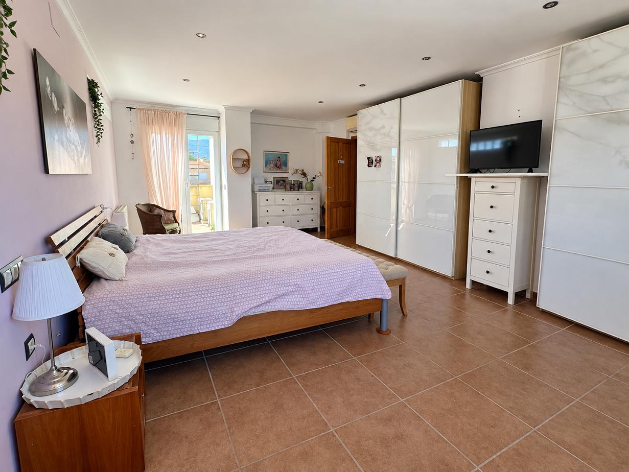Chalet for Sale in Altea