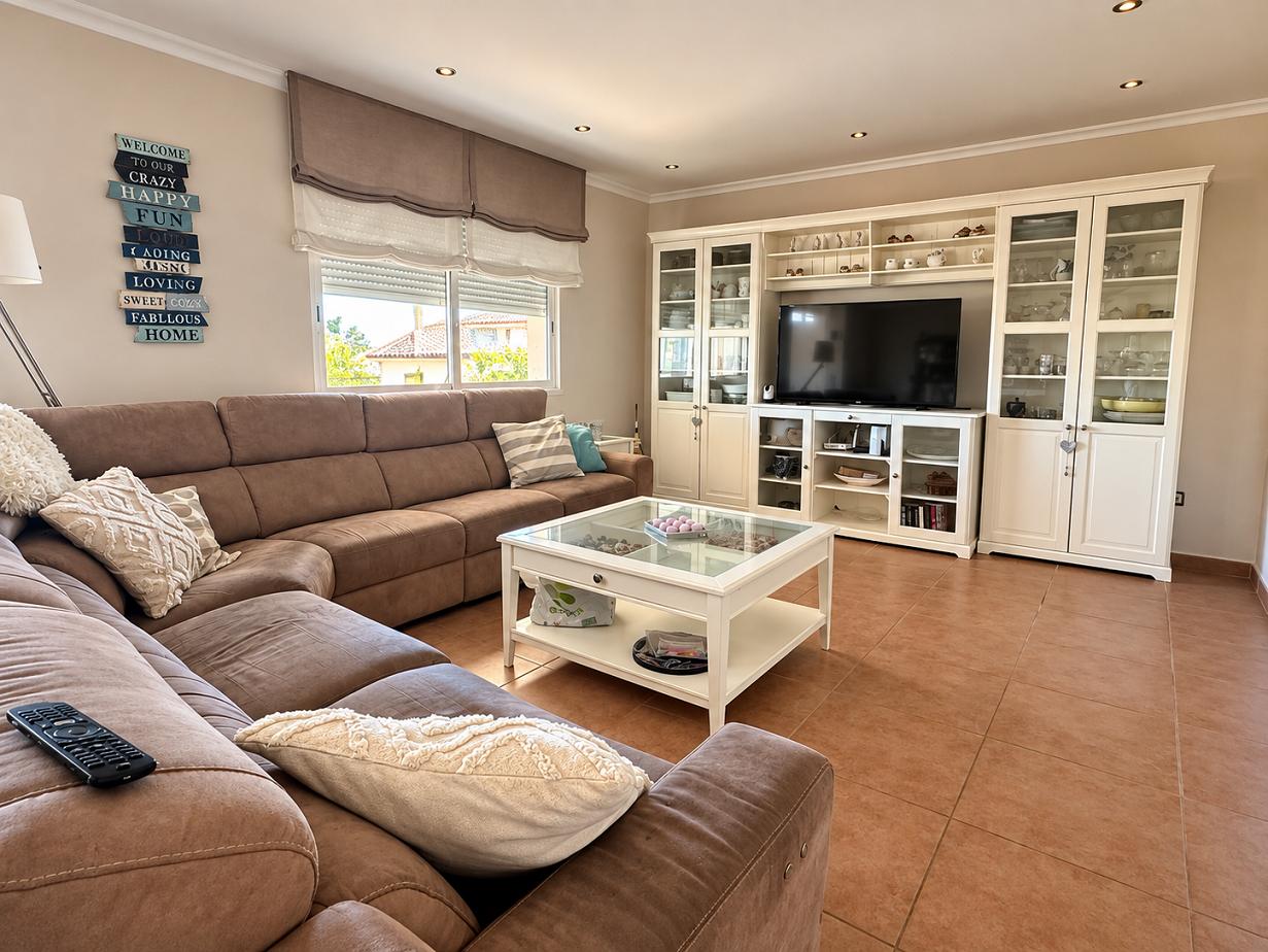 Chalet for Sale in Altea