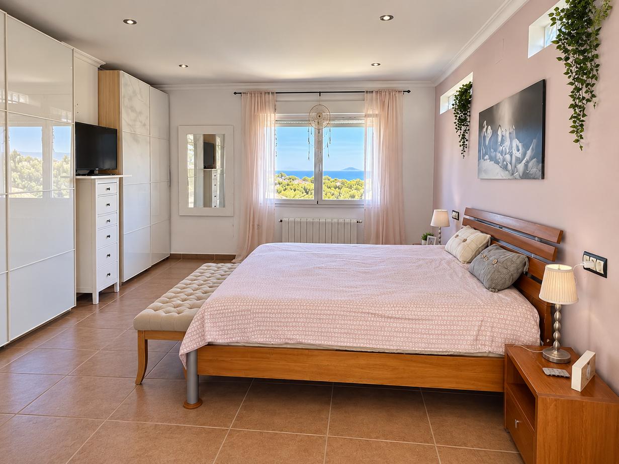 Chalet for Sale in Altea