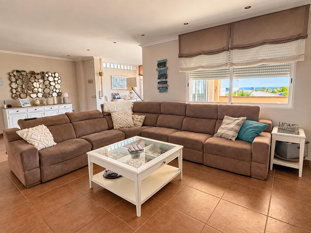 Chalet for Sale in Altea