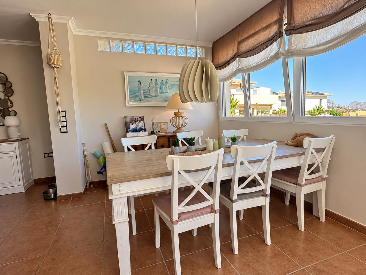 Chalet for Sale in Altea