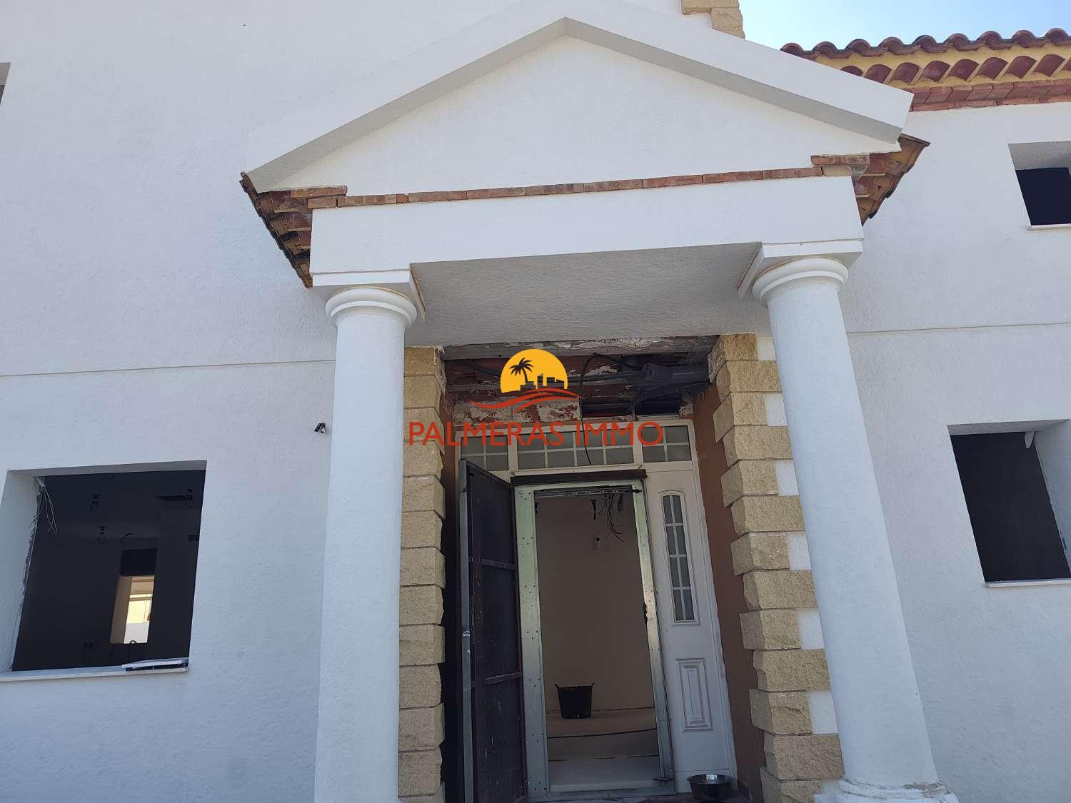 Chalet for Sale in Mont-roig del Camp