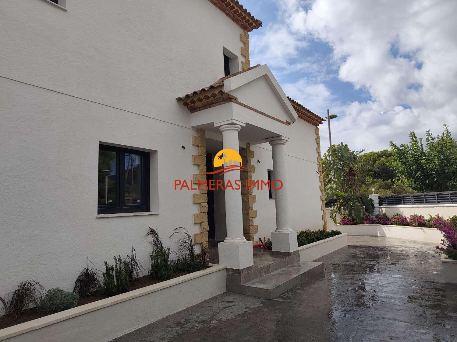 Chalet for Sale in Mont-roig del Camp
