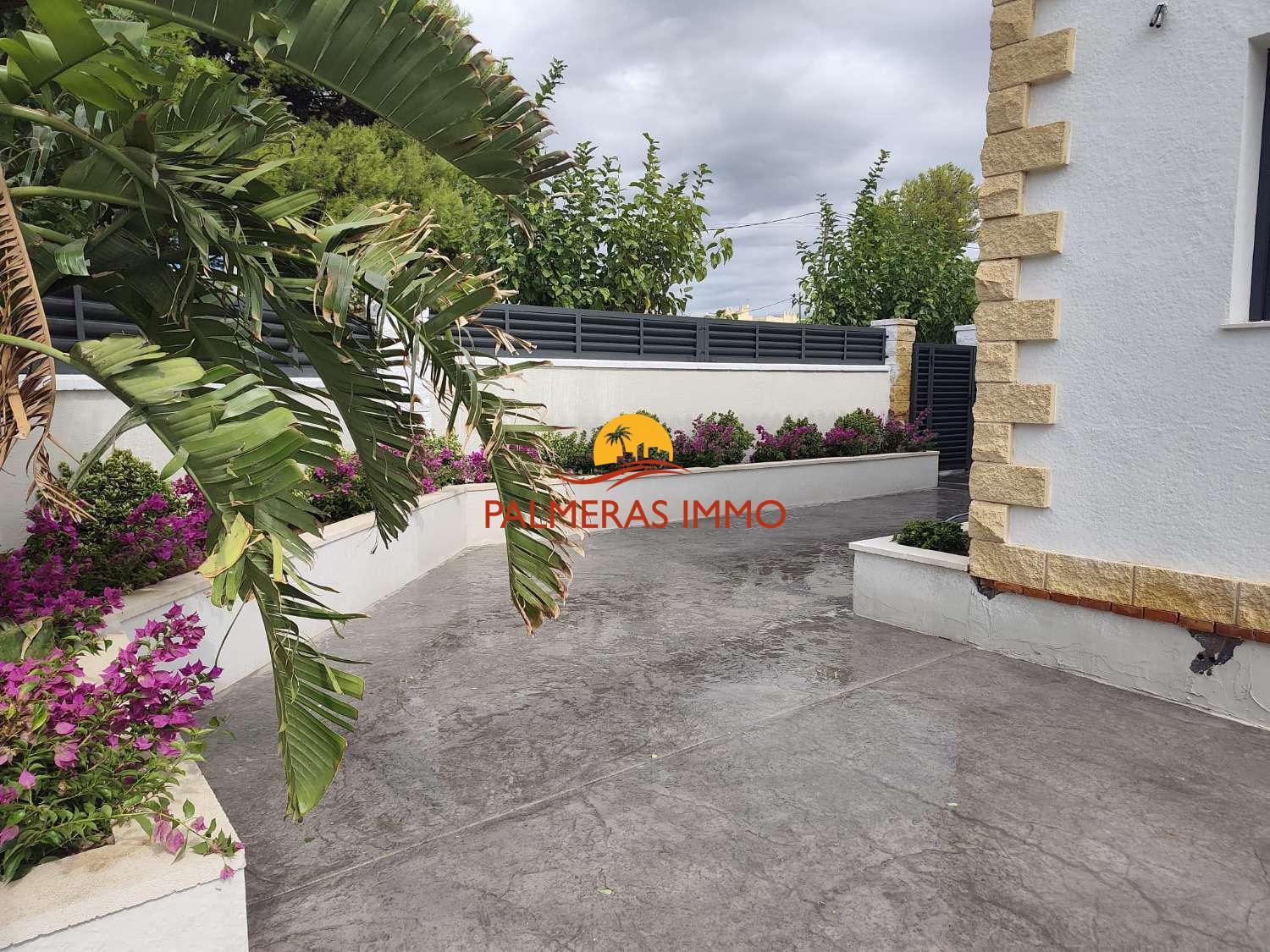 Chalet for Sale in Mont-roig del Camp