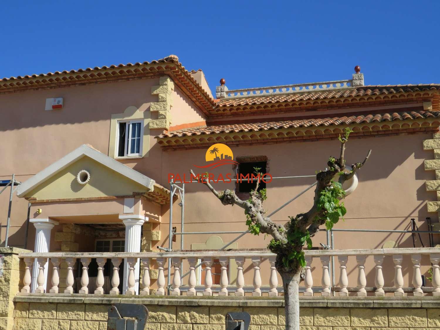 Chalet for Sale in Mont-roig del Camp