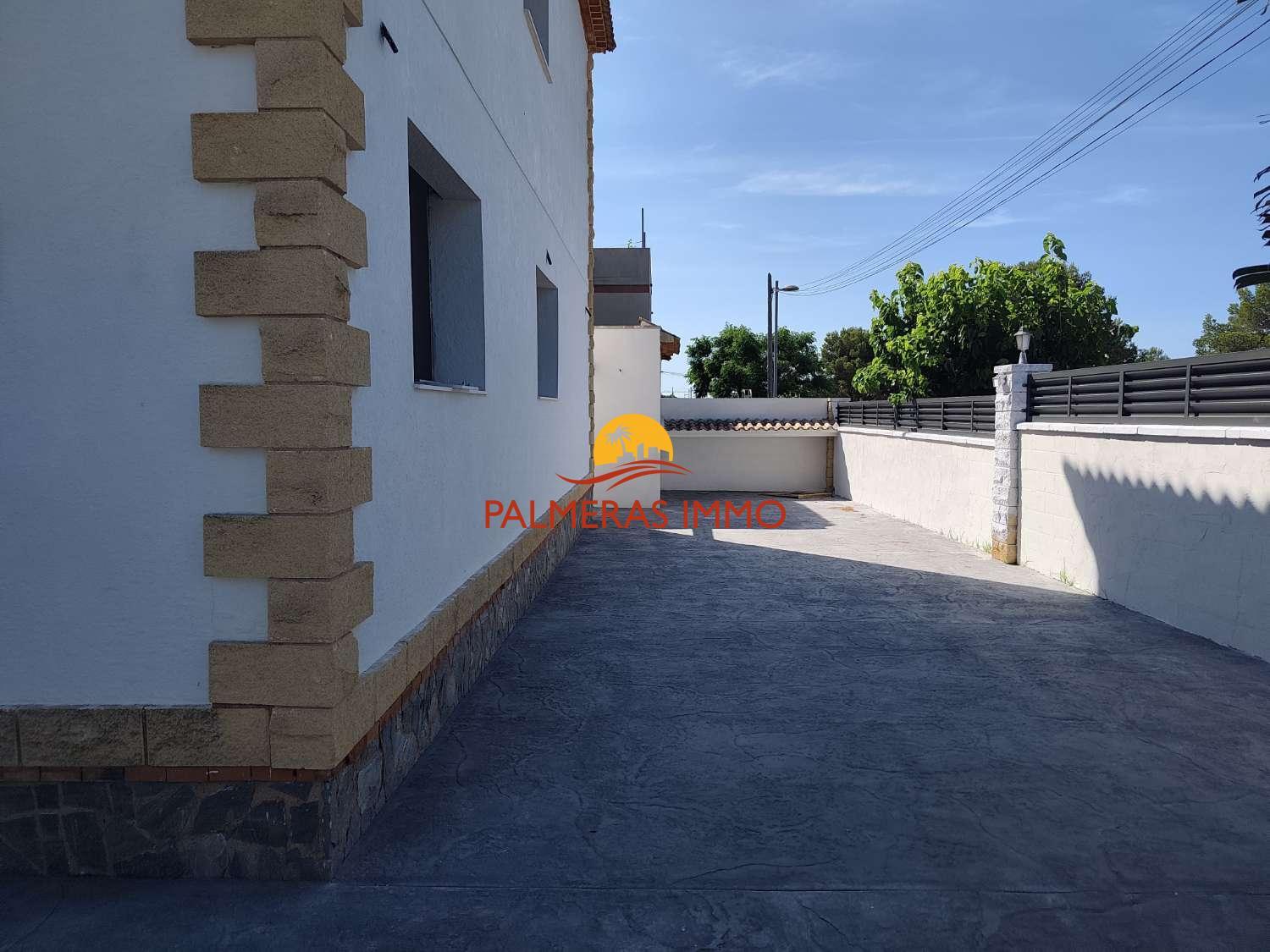 Chalet for Sale in Mont-roig del Camp