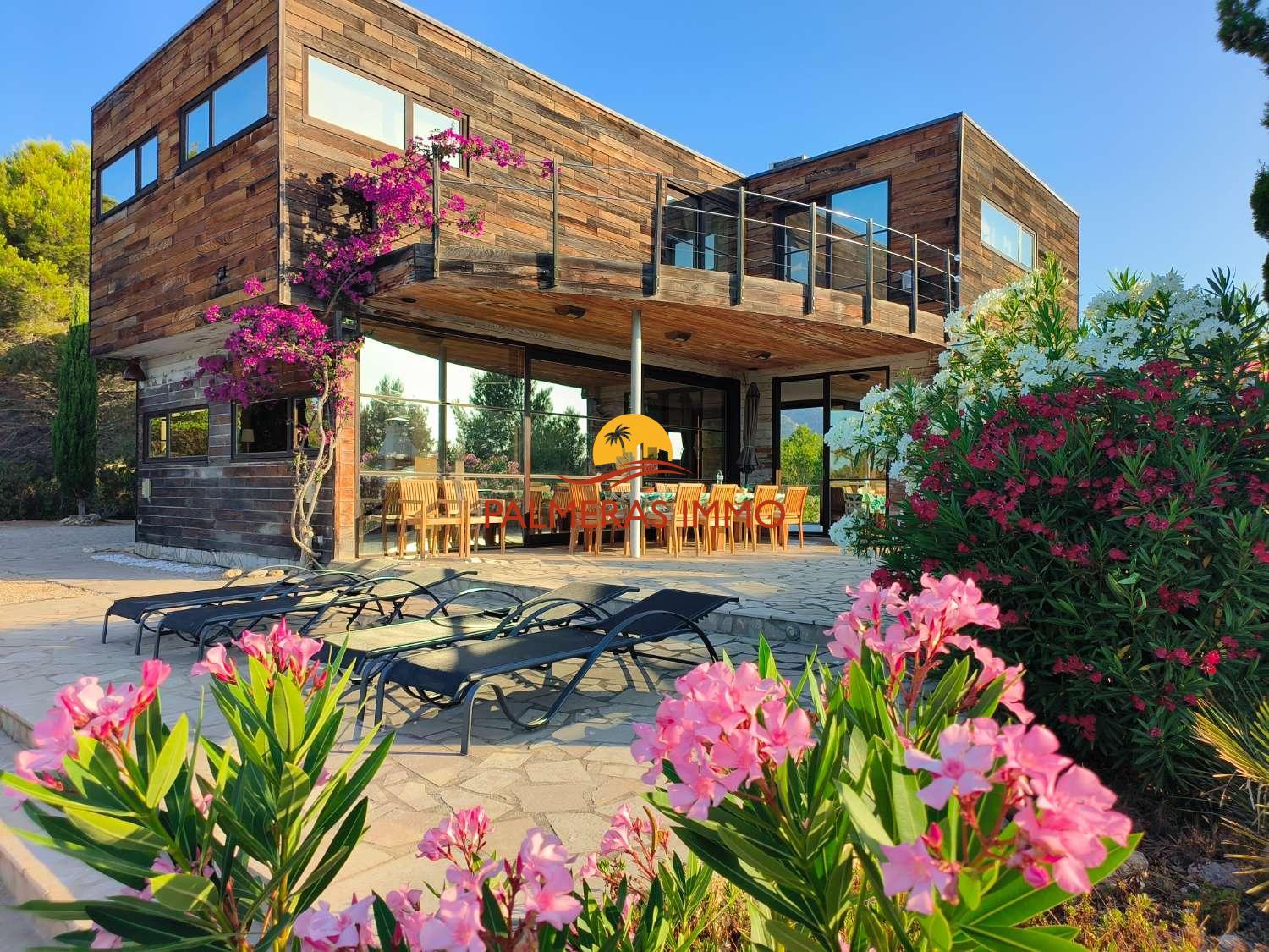 Chalet for Sale in L' Ametlla de Mar