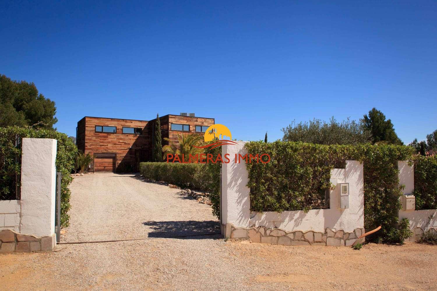 Chalet for Sale in L' Ametlla de Mar
