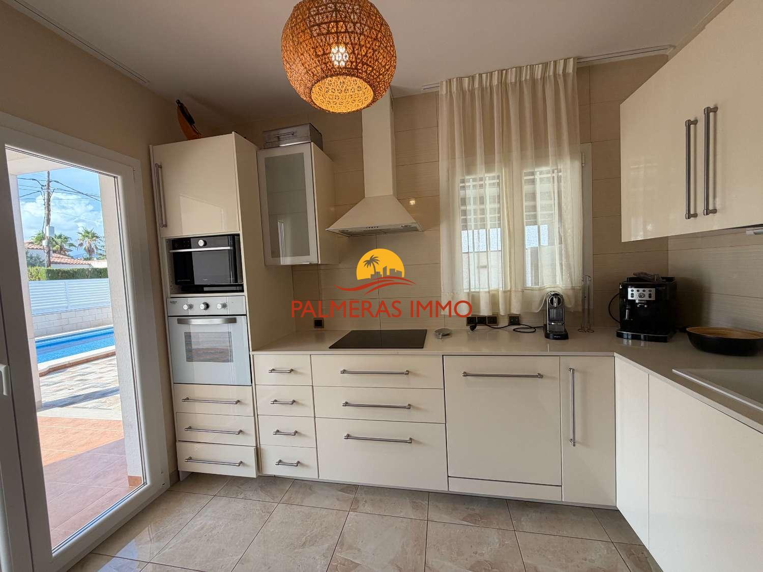 Villa for Sale in L' Ametlla de Mar