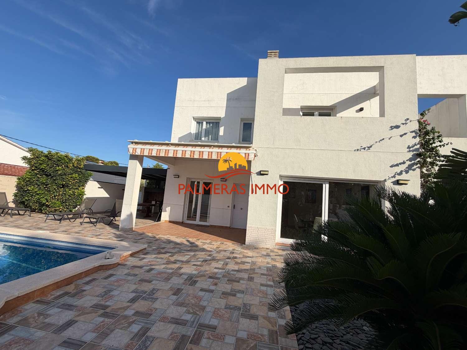 Villa for Sale in L' Ametlla de Mar