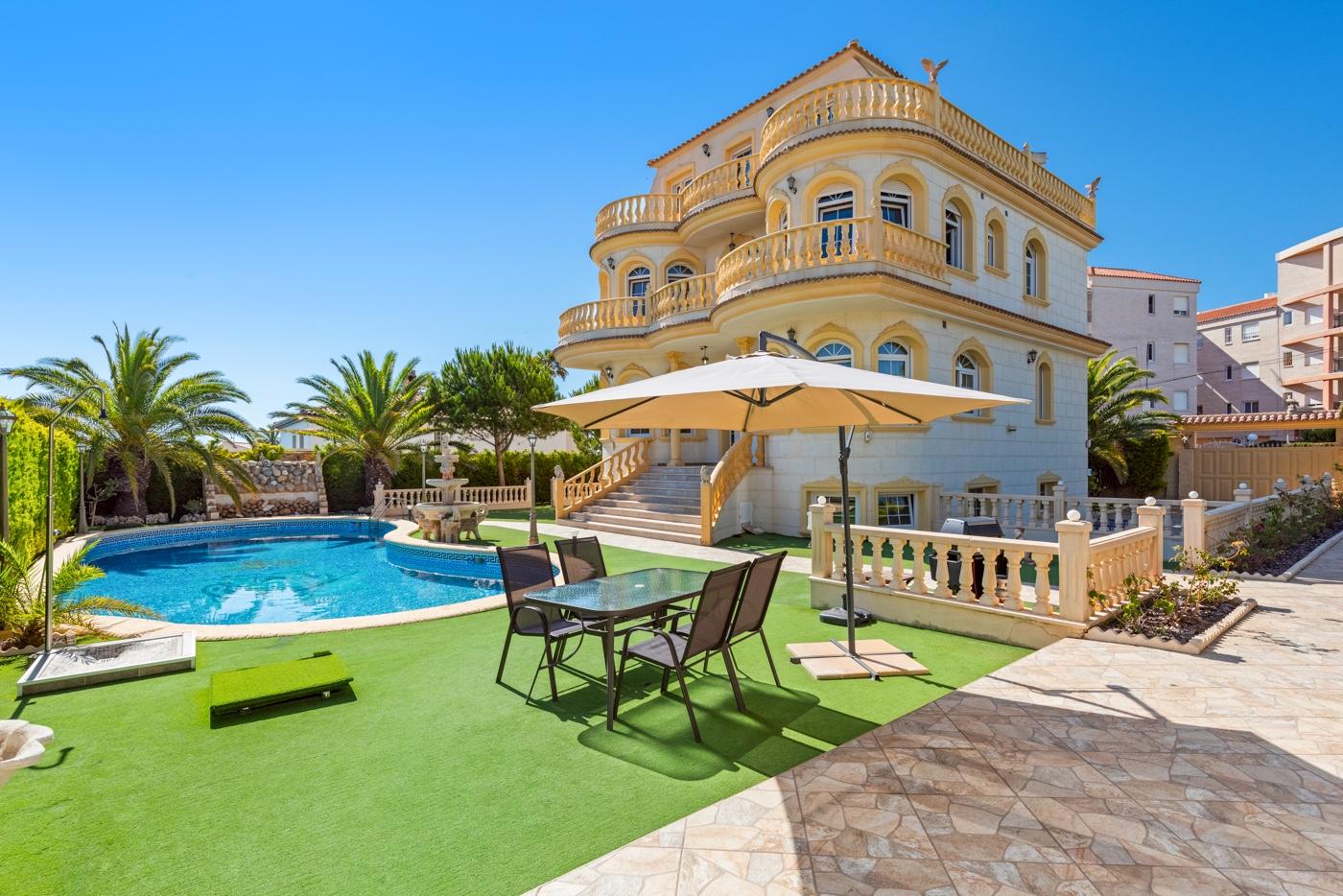 Villa en Venta en Orihuela