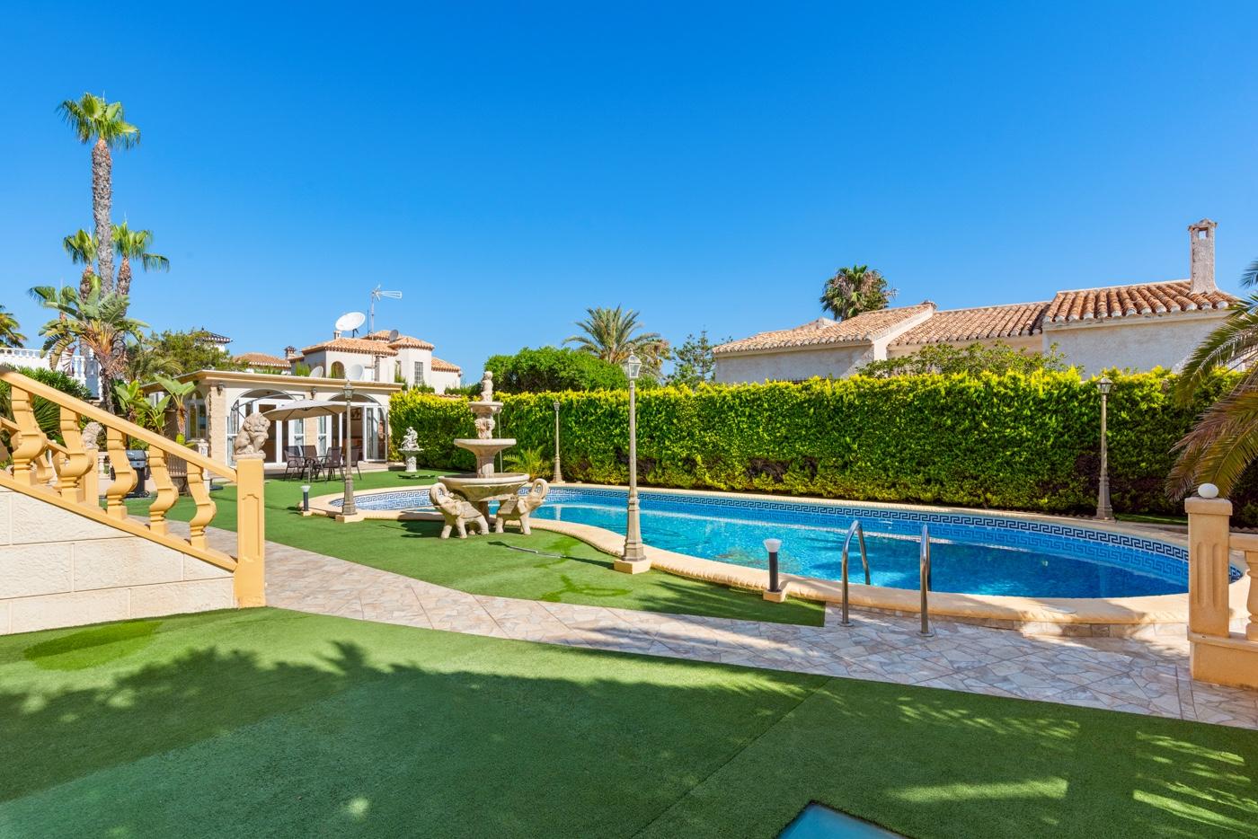 Villa en Venta en Orihuela