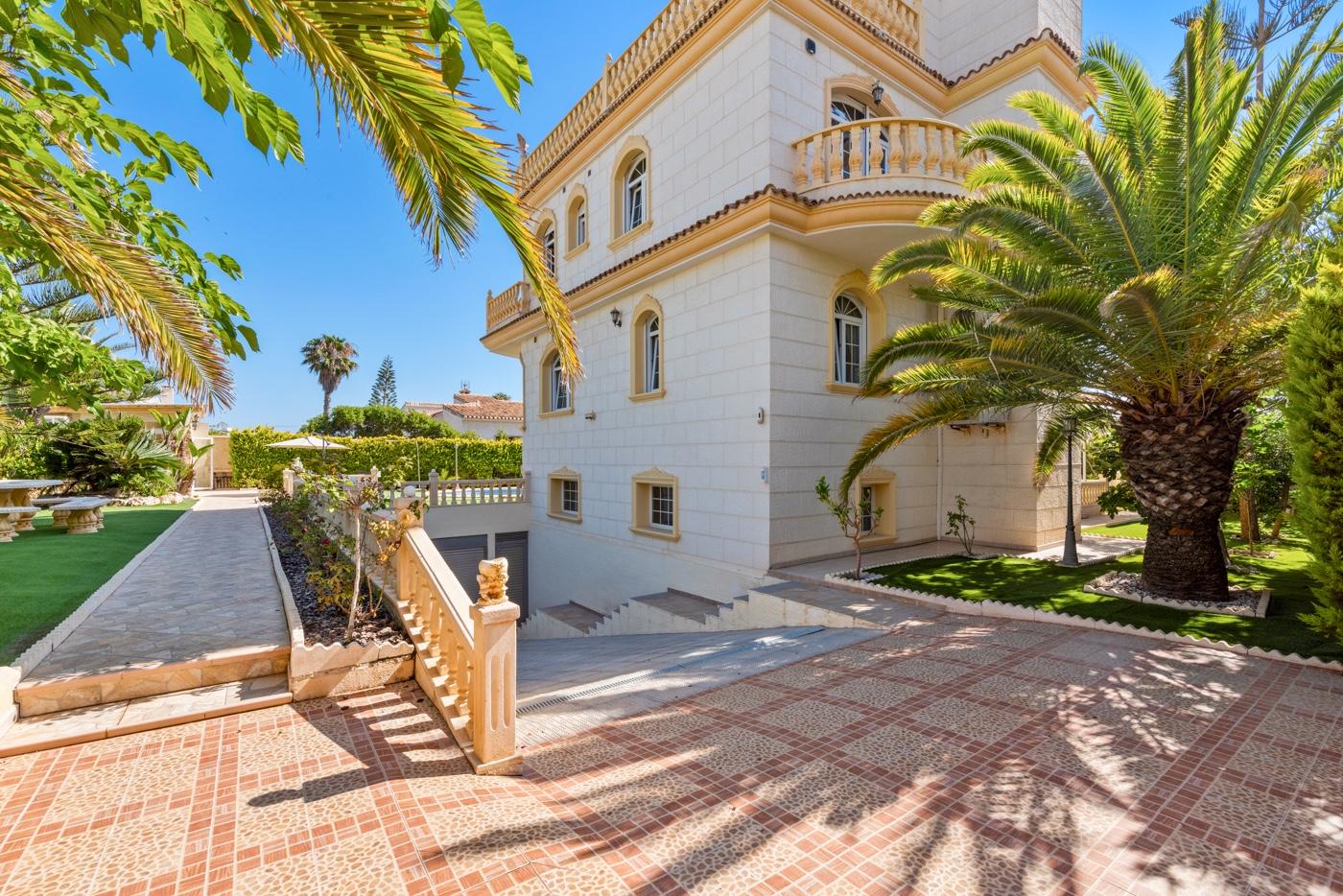 Villa en Venta en Orihuela
