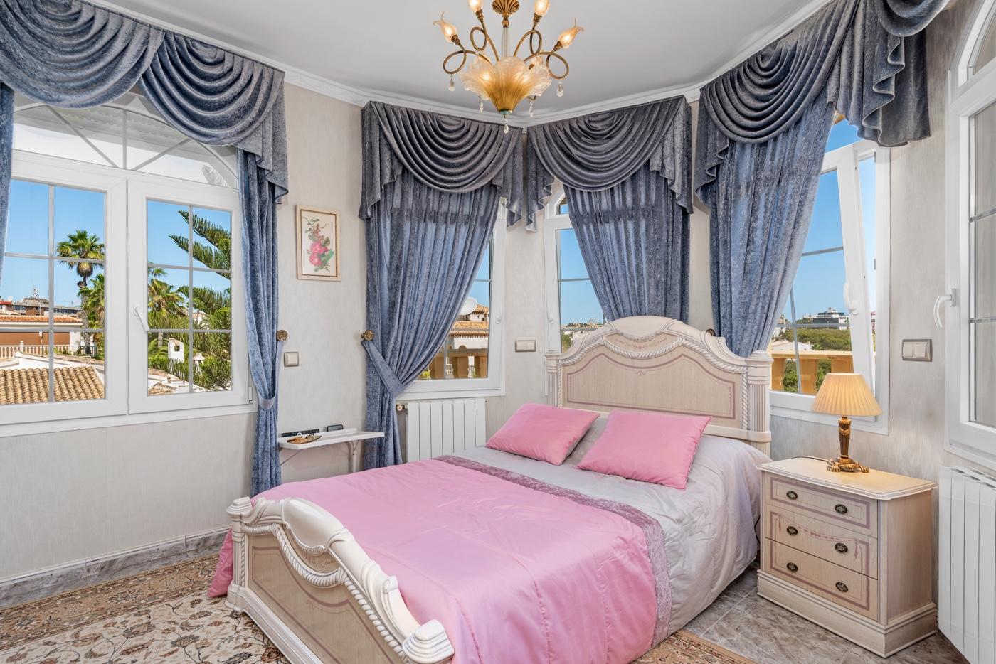 Villa en Venta en Orihuela
