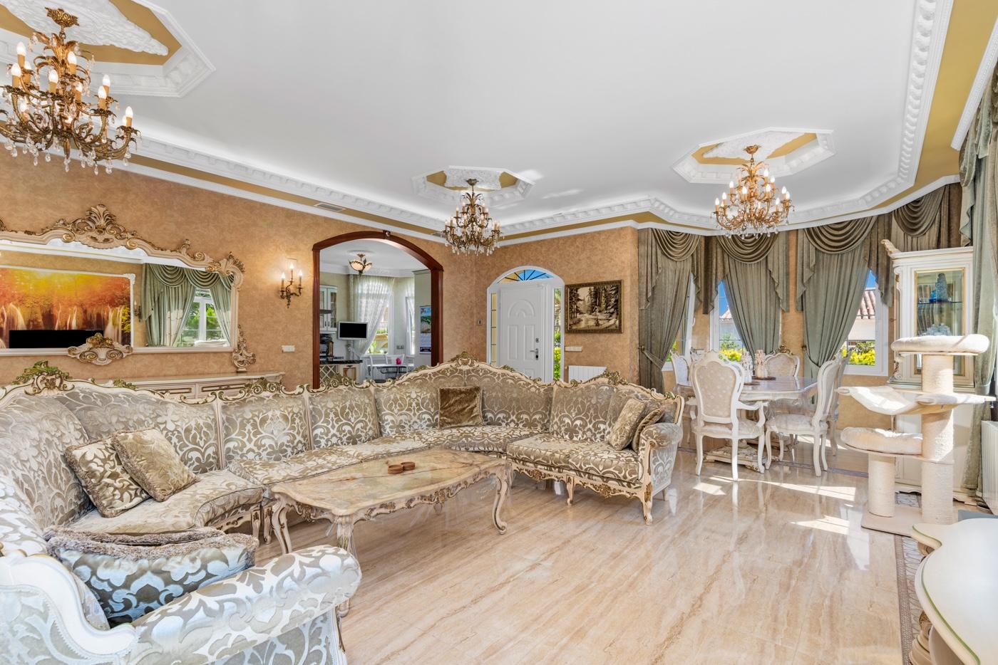 Villa en Venta en Orihuela