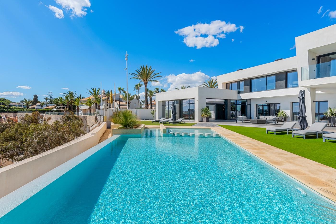 Villa en Venta en Orihuela