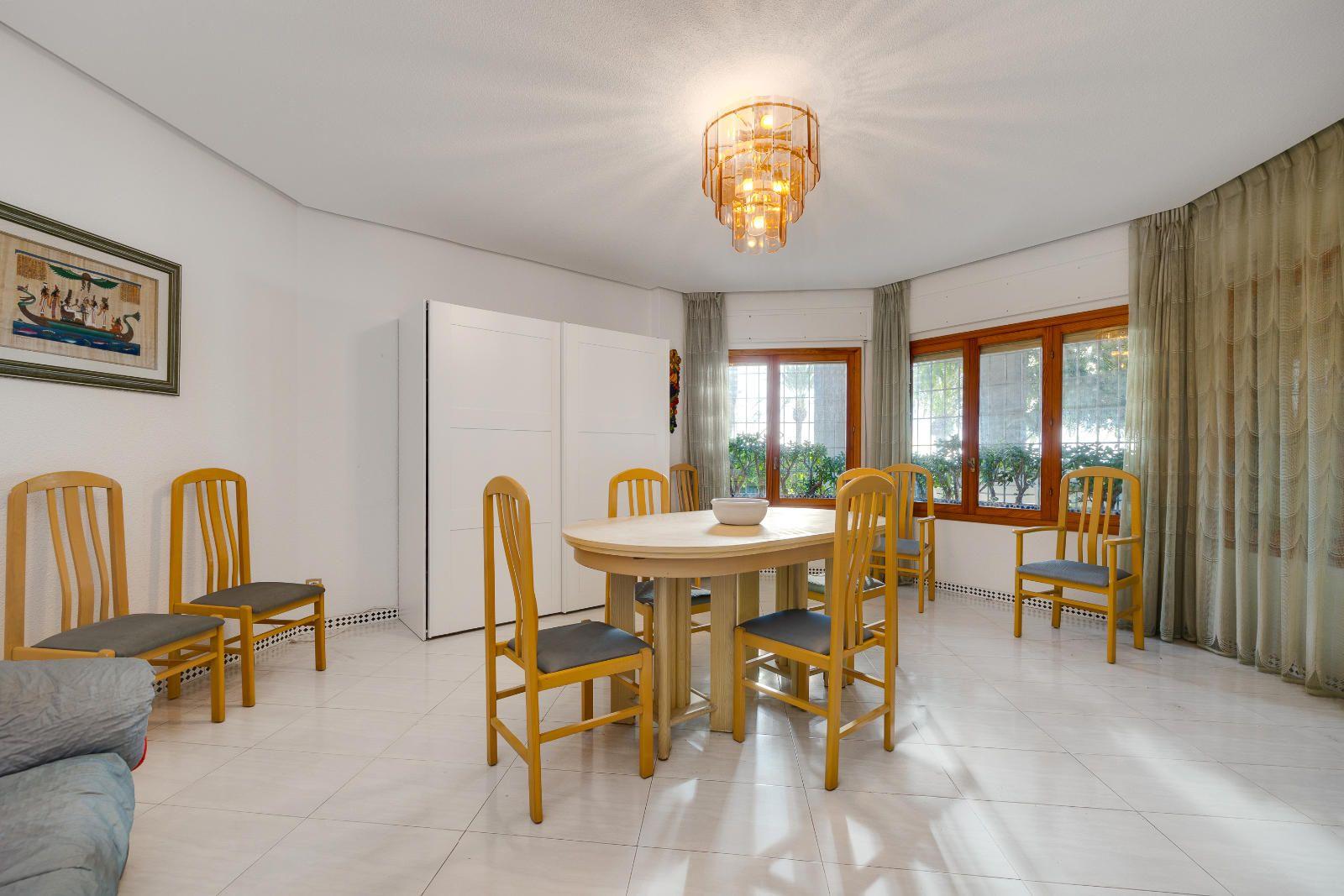 Villa en Venta en Santa Pola