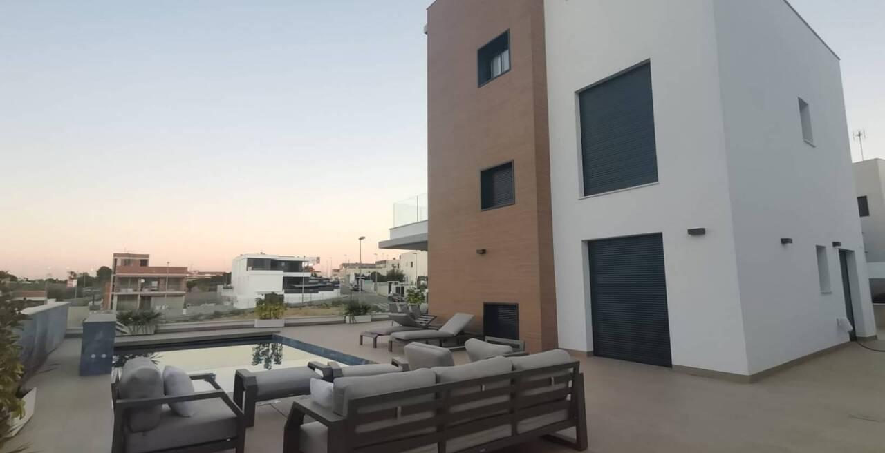 Villa en Venta en Orihuela