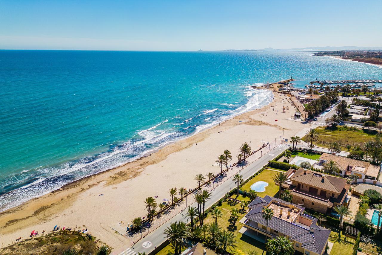 Villa en Venta en Orihuela