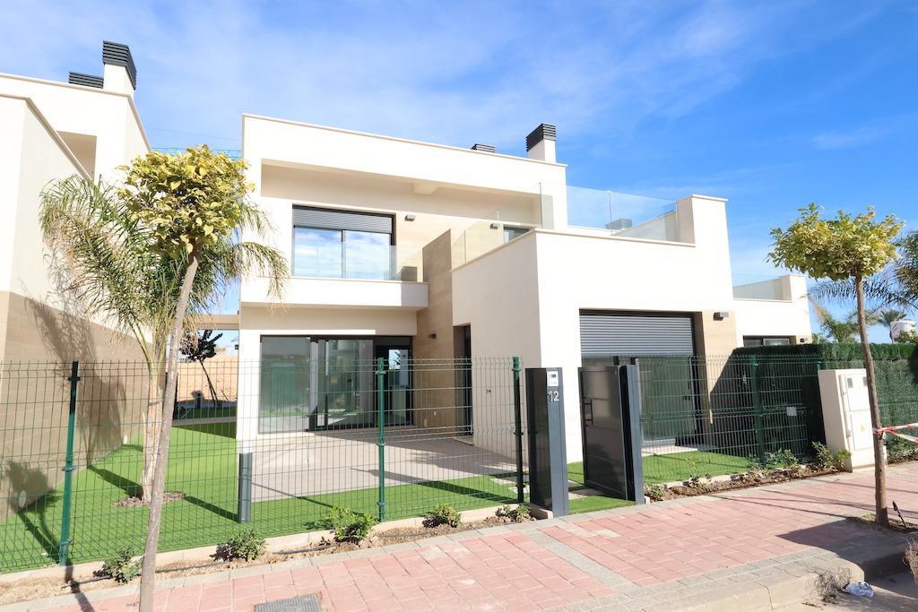Villa for Sale in Los Alcázares