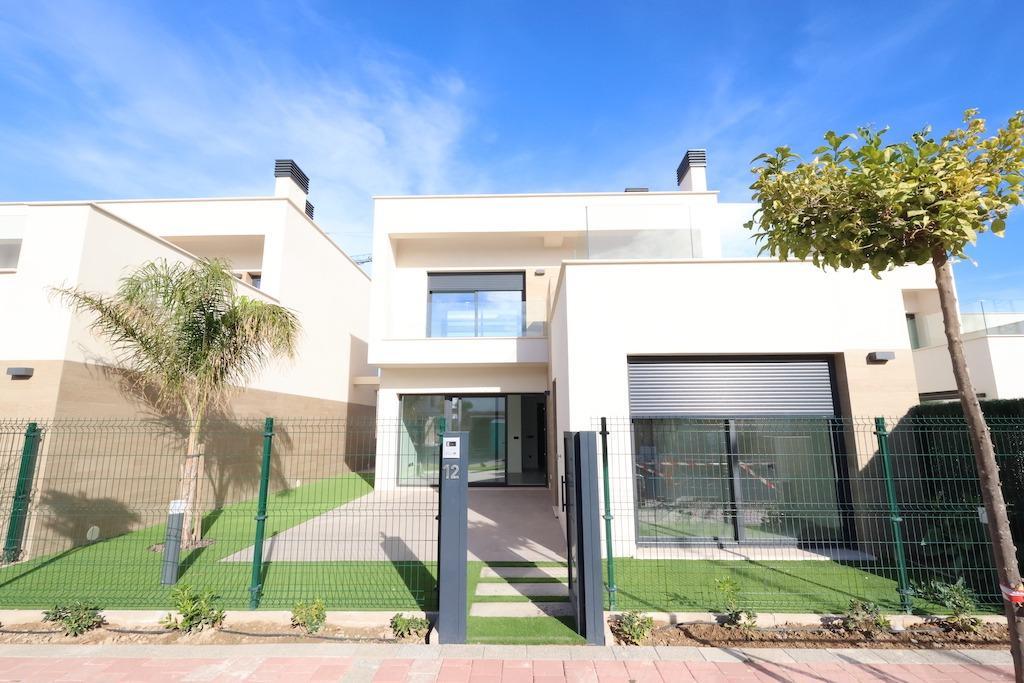 Villa for Sale in Los Alcázares