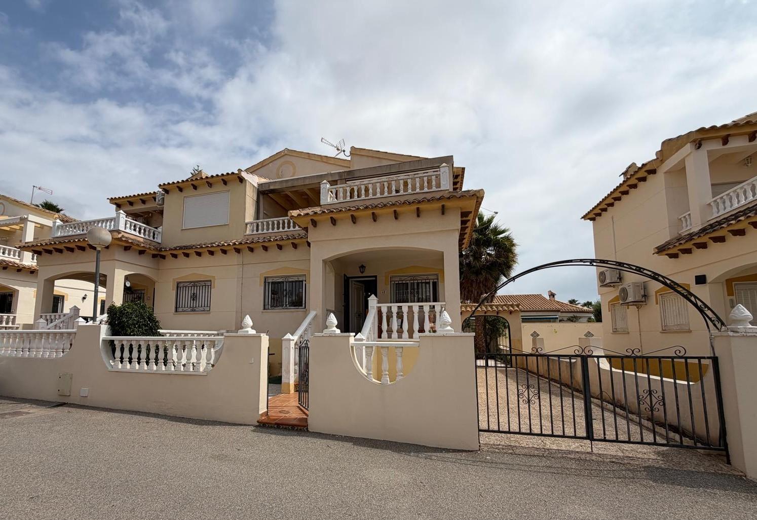 Villa en Venta en Orihuela