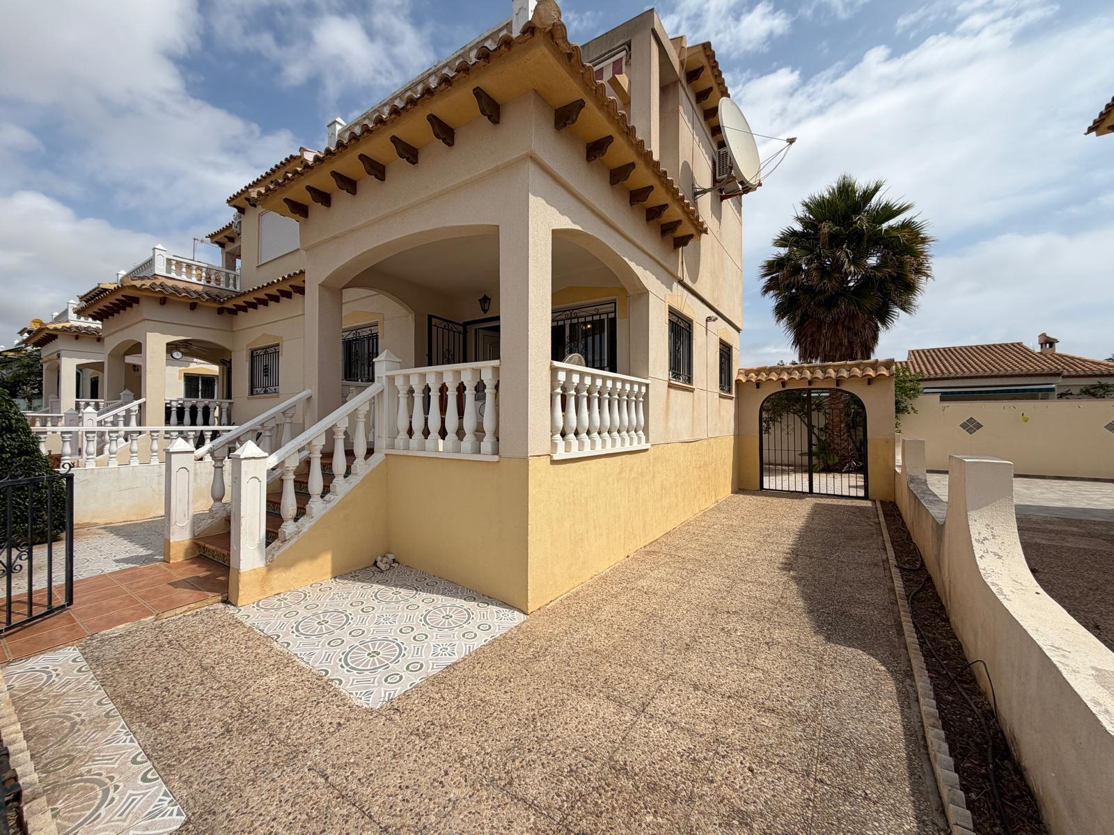 Villa en Venta en Orihuela