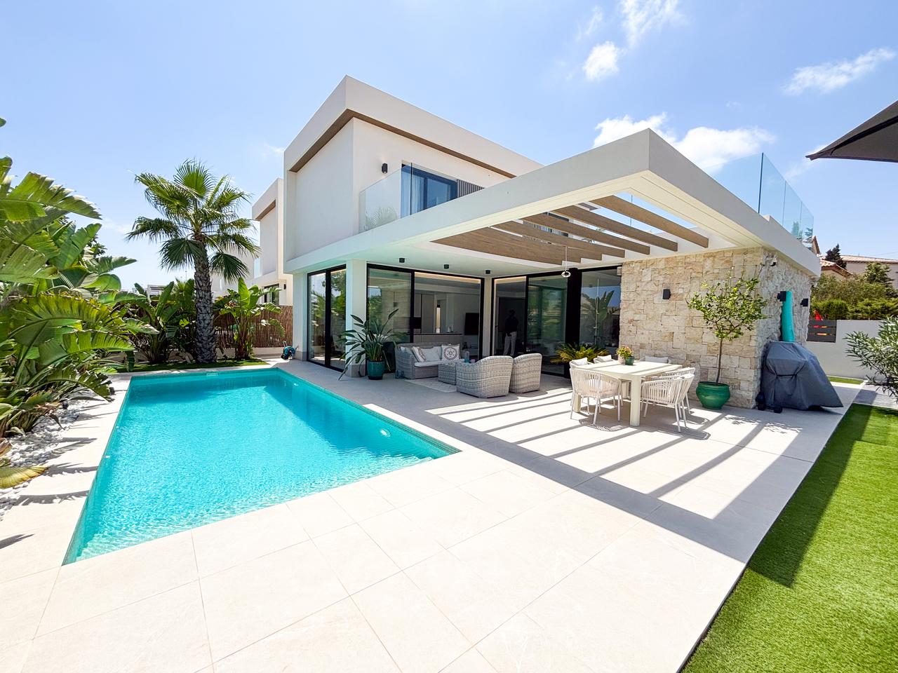 Villa for Sale in Orihuela