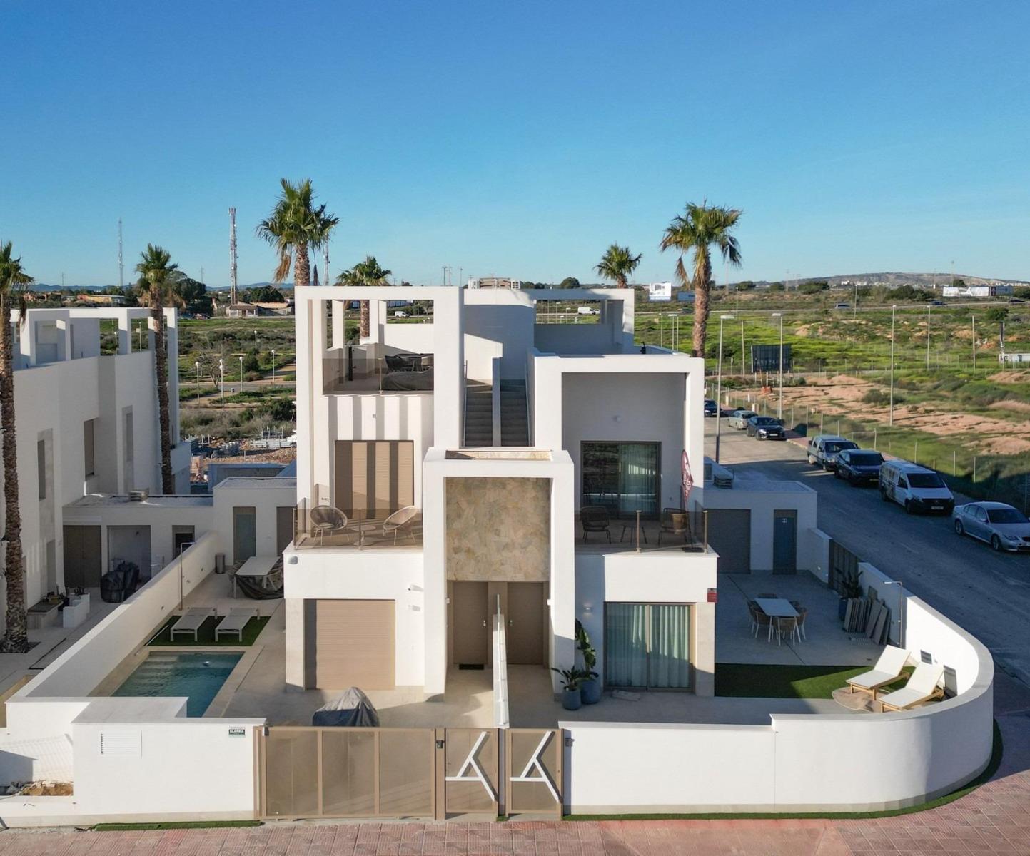 Villa for Sale in Los Alcázares