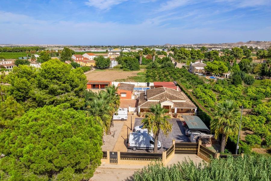 Villa for Sale in Almoradí
