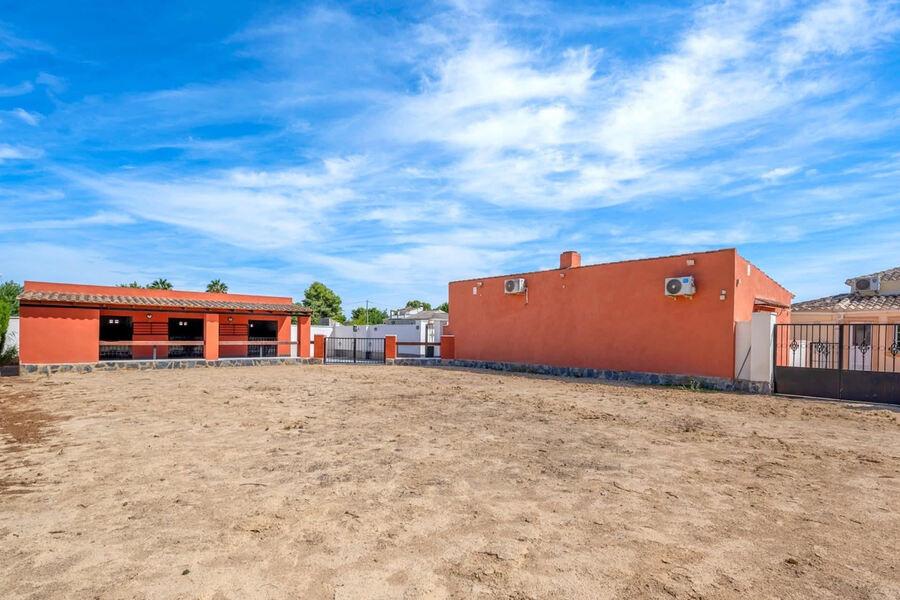 Villa for Sale in Almoradí