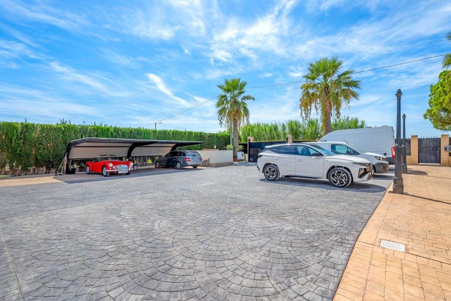 Villa for Sale in Almoradí