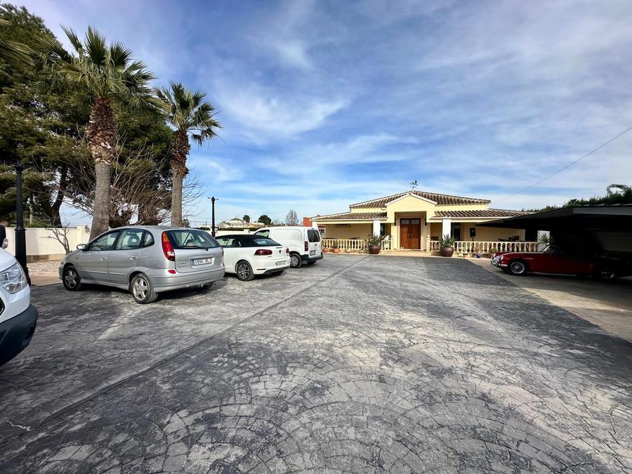 Villa for Sale in Almoradí