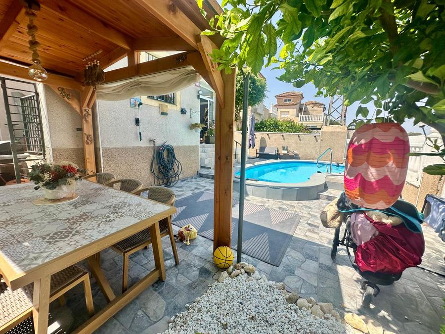Villa for Sale in Algorfa