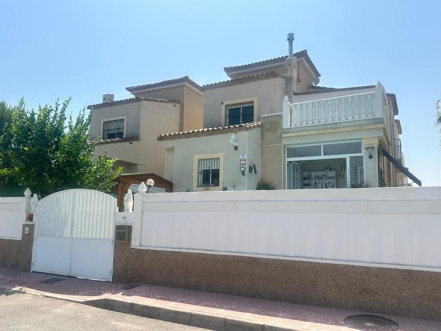 Villa for Sale in Algorfa