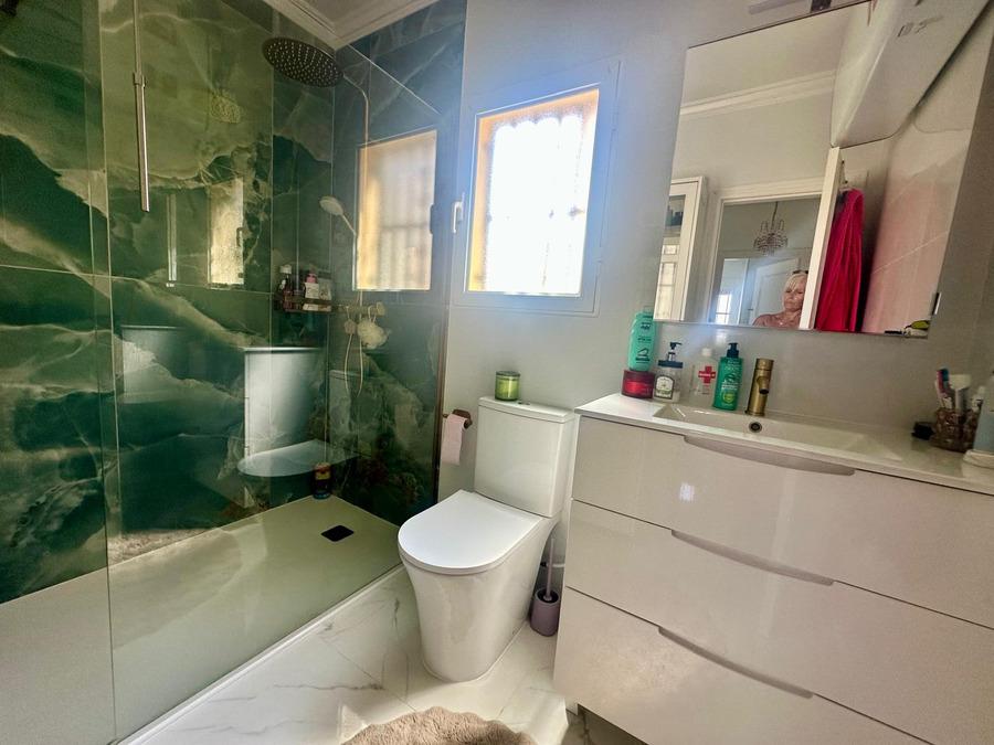 Villa for Sale in Algorfa